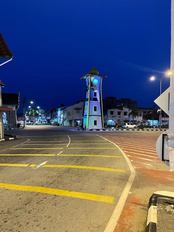 Sri Indar Hotel & Suites Parit Buntar Exterior foto